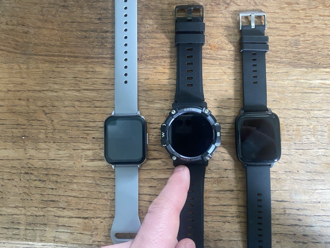 titan smartwatch vs apple watch